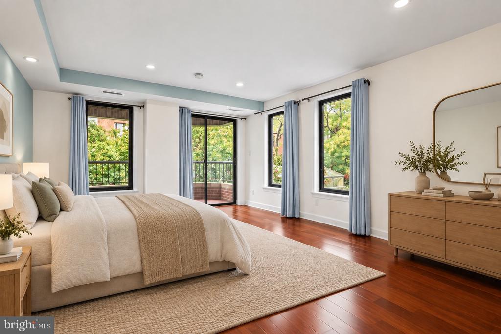 1080 WISCONSIN AVENUE NW Unit: 2011