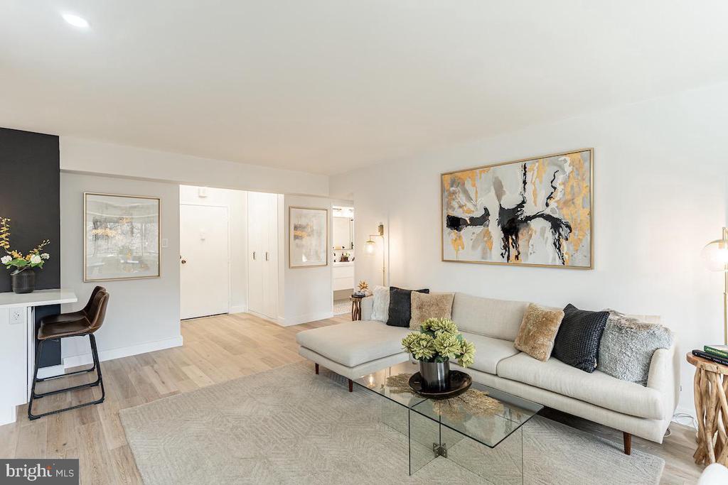 4201 CATHEDRAL AVENUE NW Unit: 306E