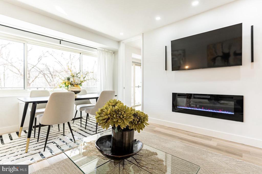 4201 CATHEDRAL AVENUE NW Unit: 306E