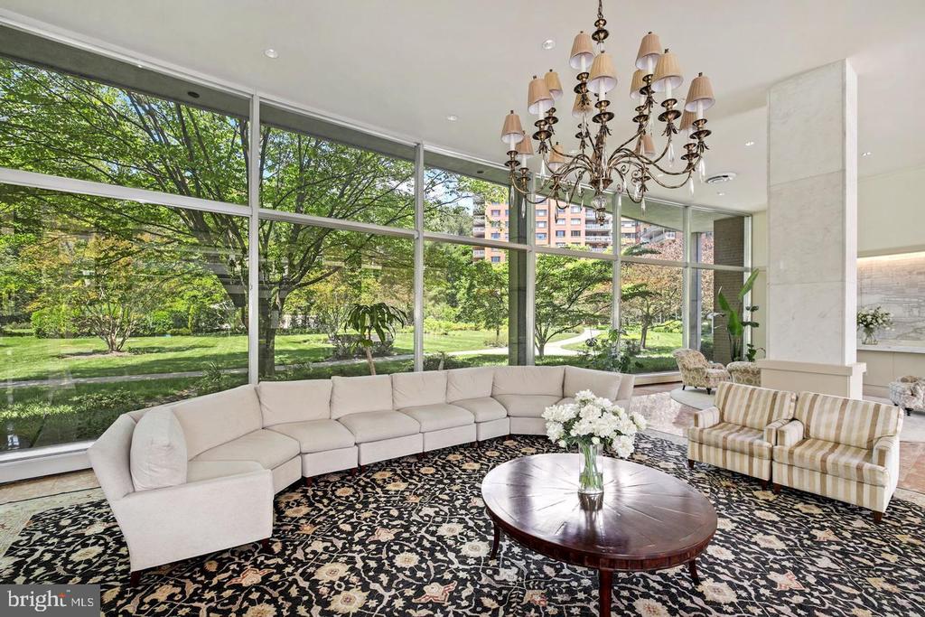 4201 CATHEDRAL AVENUE NW Unit: 306E