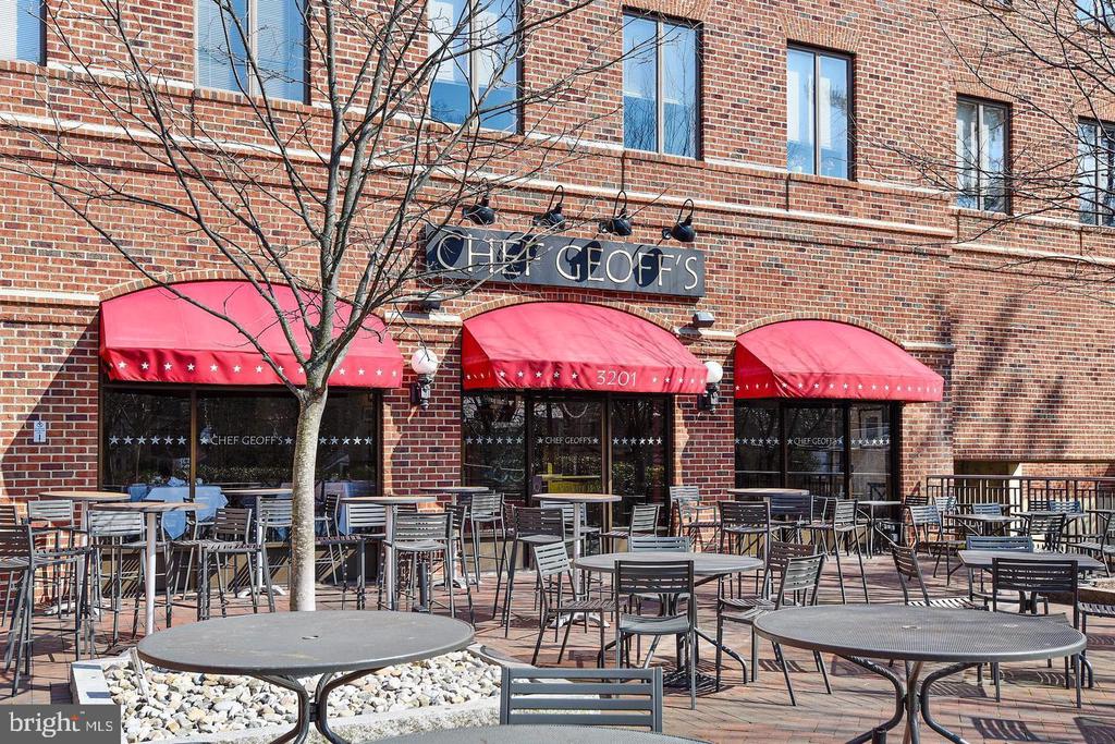 4201 CATHEDRAL AVENUE NW Unit: 306E