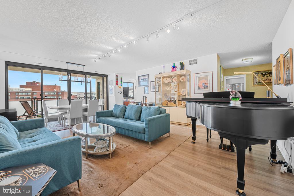 800 25TH STREET NW Unit: 1001