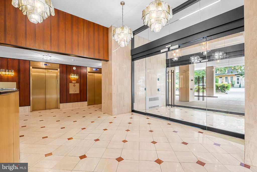 800 25TH STREET NW Unit: 1001