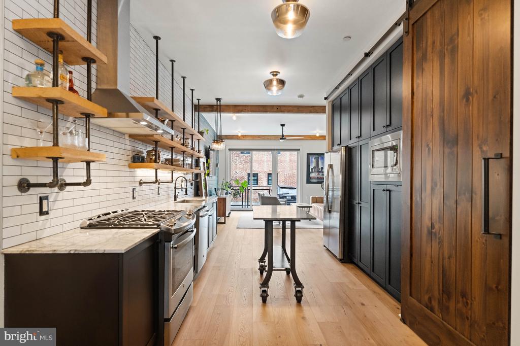 770 GIRARD STREET NW Unit: 1E