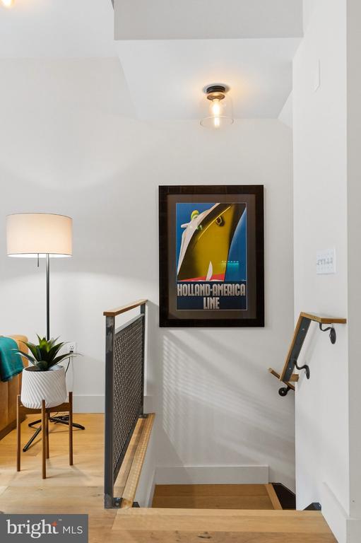 770 GIRARD STREET NW Unit: 1E