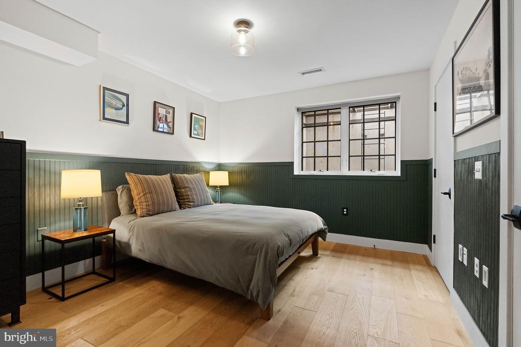 770 GIRARD STREET NW Unit: 1E