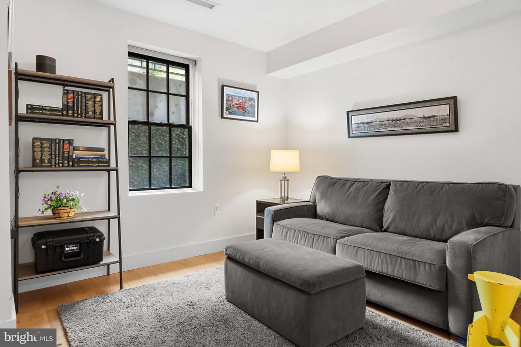 770 GIRARD STREET NW Unit: 1E