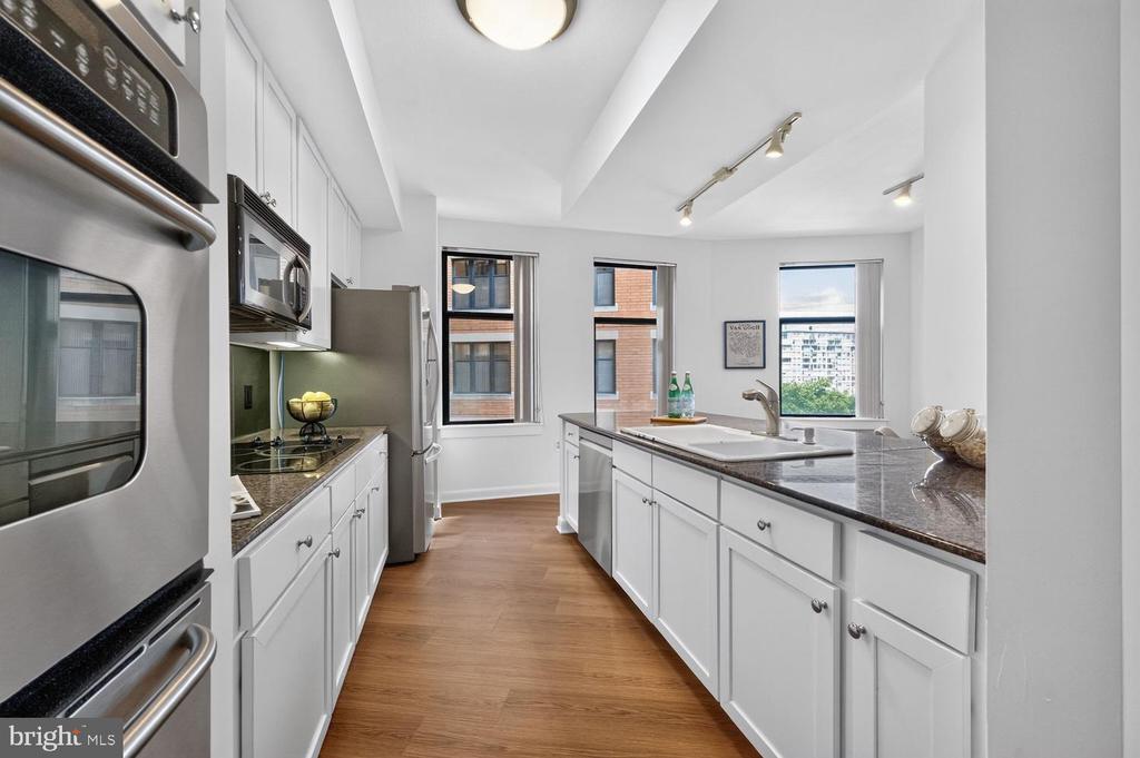 400 MASSACHUSETTS AVENUE NW Unit: 711