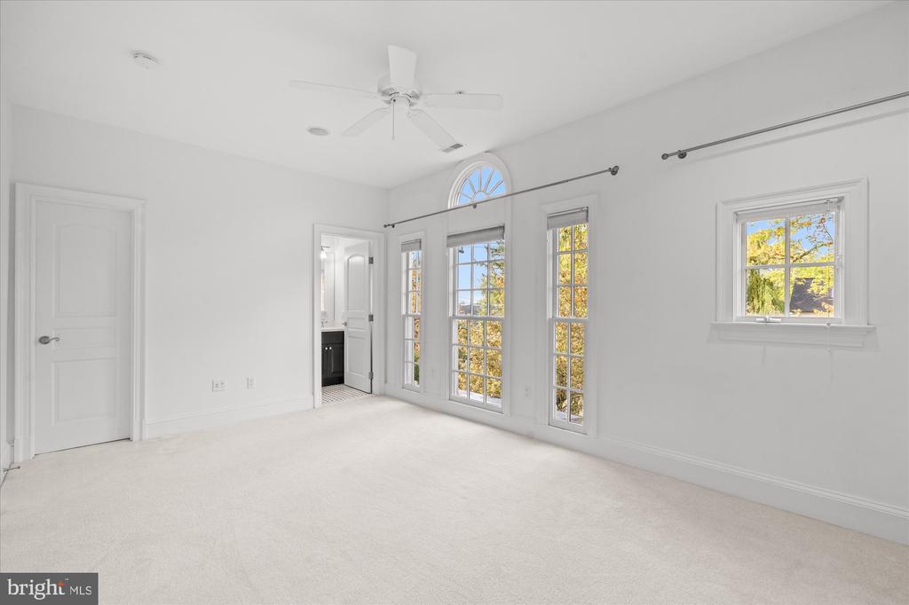 2995 38TH STREET NW