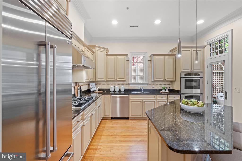 2995 38TH STREET NW