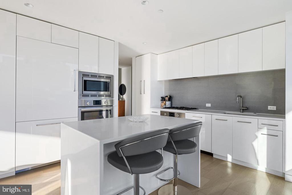 1111 24TH STREET NW Unit: 53
