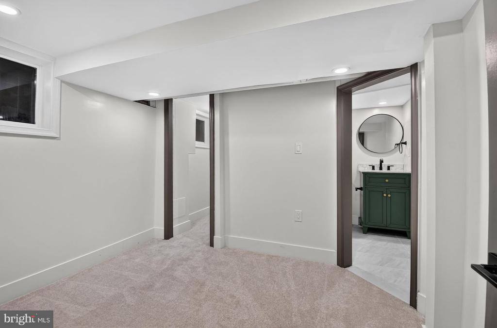 829 LONGFELLOW STREET NW