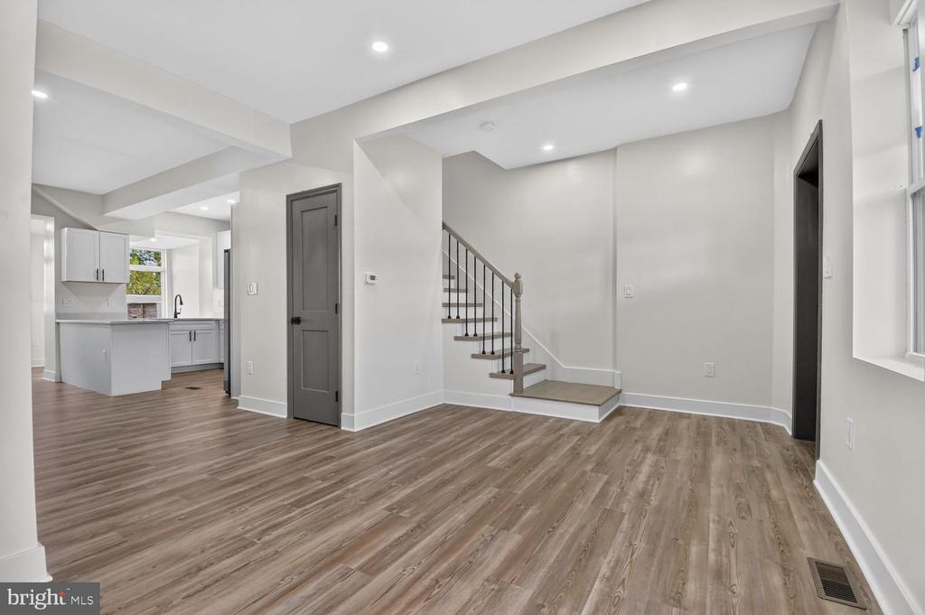 829 LONGFELLOW STREET NW