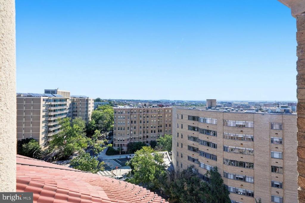 1901 NW WYOMING AVENUE NW Unit: 52