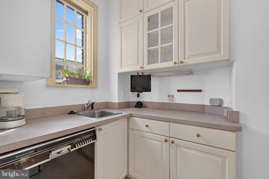 1901 NW WYOMING AVENUE NW Unit: 52