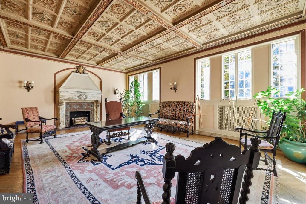 1901 NW WYOMING AVENUE NW Unit: 52
