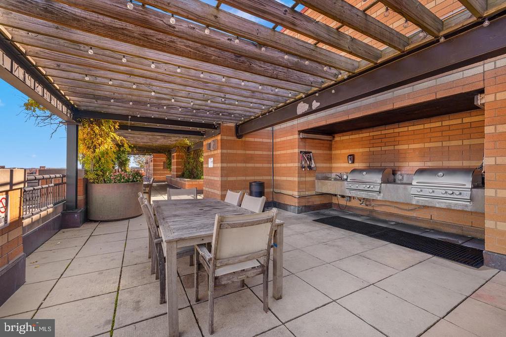 400 MASSACHUSETTS AVENUE NW Unit: 1012