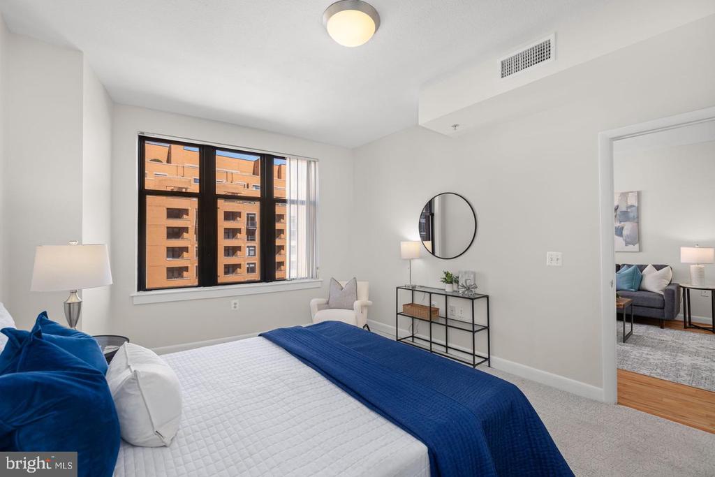 400 MASSACHUSETTS AVENUE NW Unit: 1012