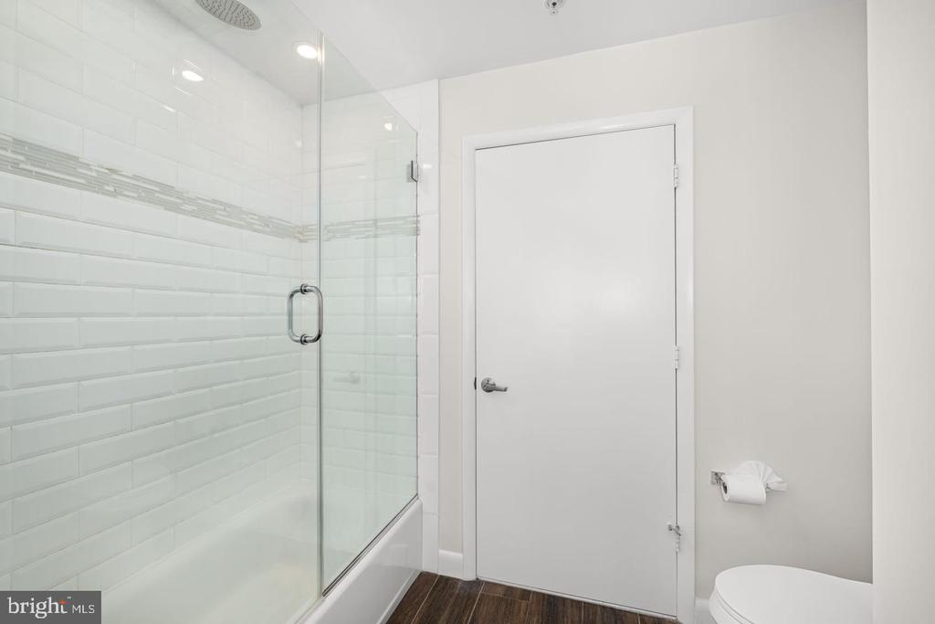 400 MASSACHUSETTS AVENUE NW Unit: 1012