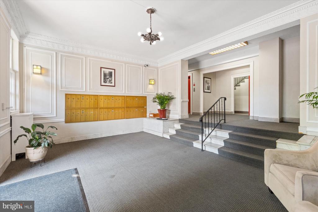 2456 20TH STREET NW Unit: 303