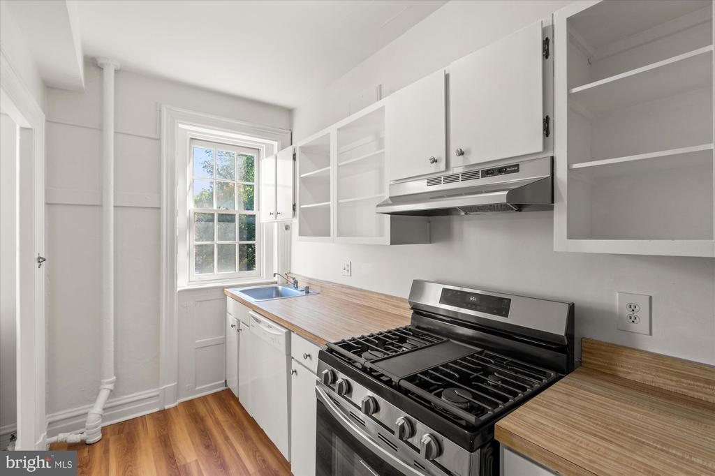 2456 20TH STREET NW Unit: 303