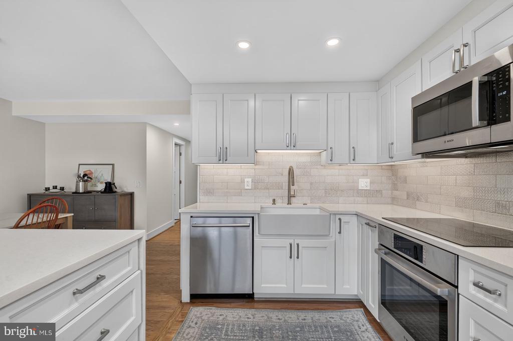 3101 NEW MEXICO AVENUE NW Unit: 816