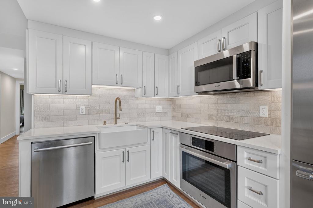 3101 NEW MEXICO AVENUE NW Unit: 816