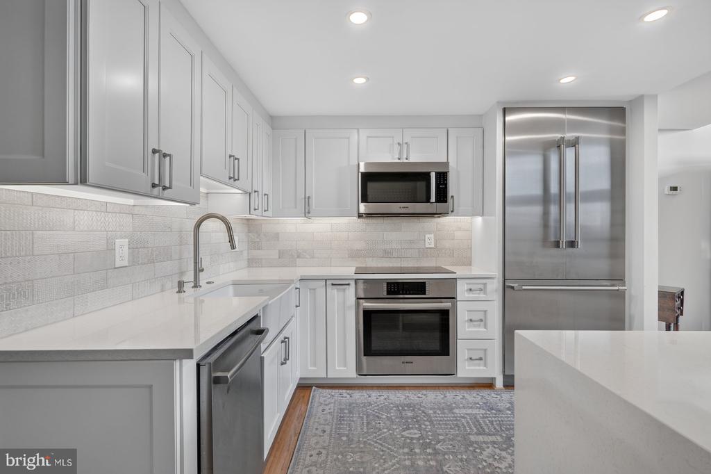 3101 NEW MEXICO AVENUE NW Unit: 816