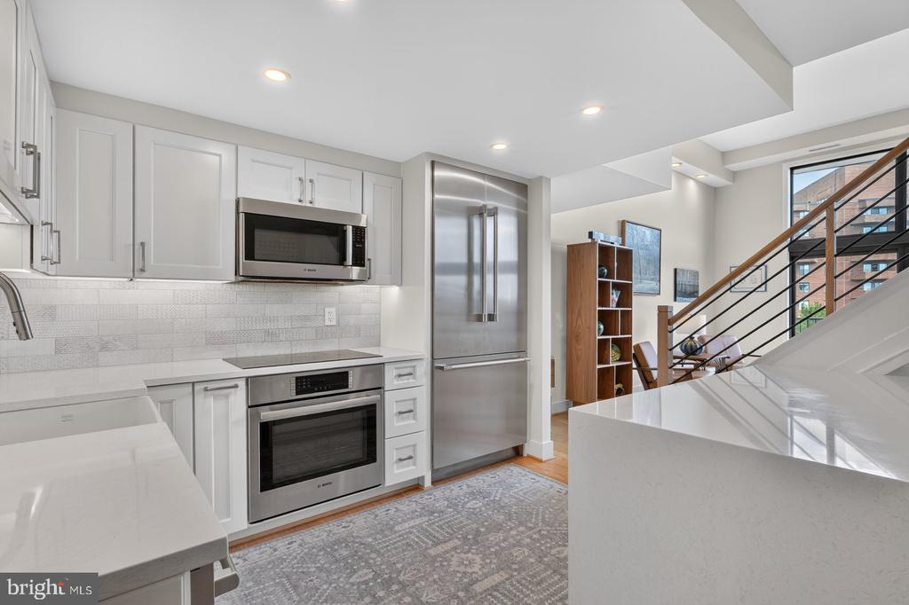 3101 NEW MEXICO AVENUE NW Unit: 816