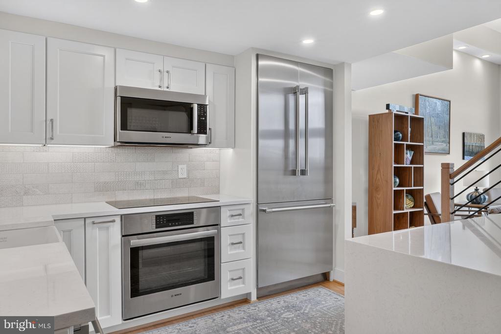 3101 NEW MEXICO AVENUE NW Unit: 816