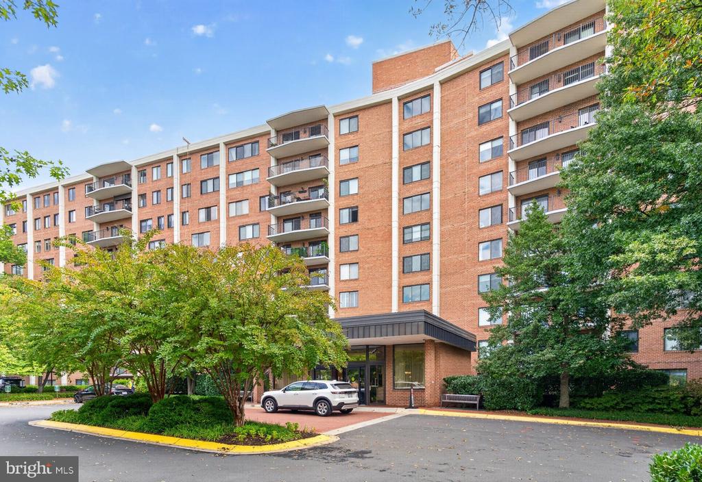 3101 NEW MEXICO AVENUE NW Unit: 816