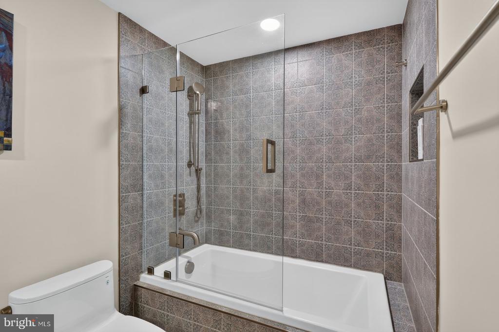 3101 NEW MEXICO AVENUE NW Unit: 816