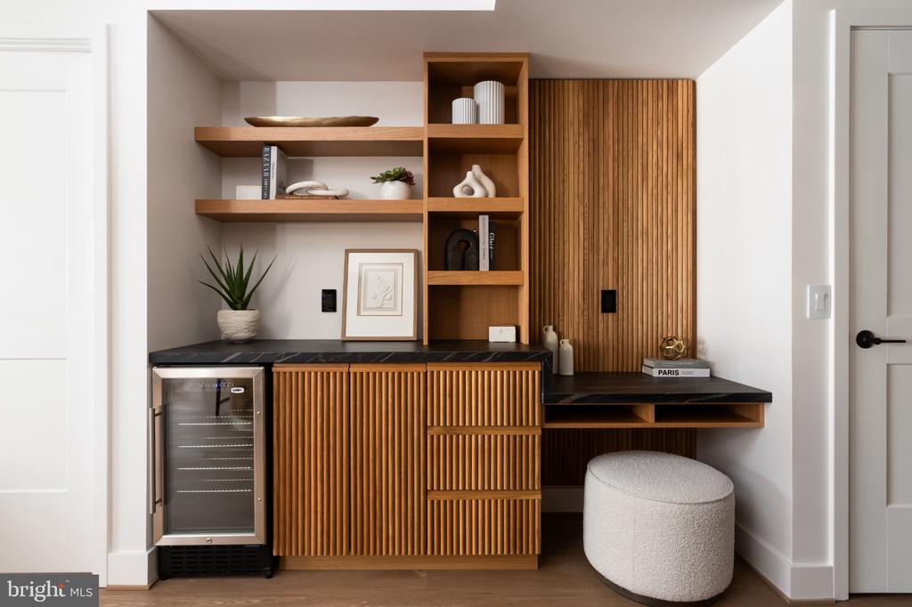 1425 NEW YORK AVENUE NW Unit: 1307/ VARIES