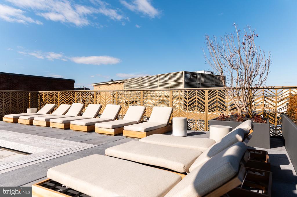 1425 NEW YORK AVENUE NW Unit: 1307/ VARIES