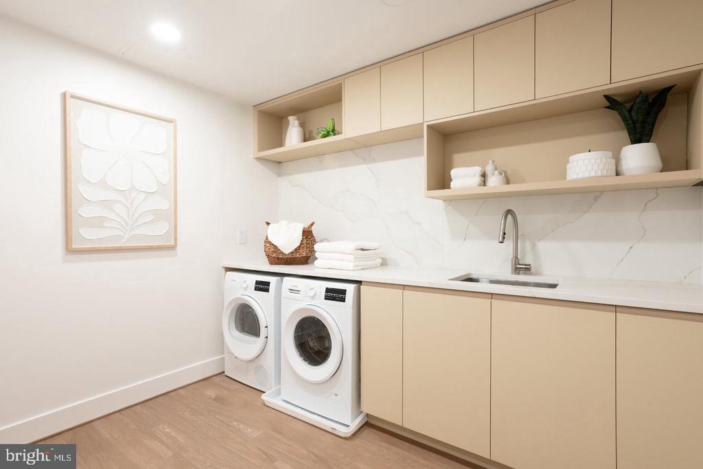 1425 NEW YORK AVENUE NW Unit: 1208/ VARIES
