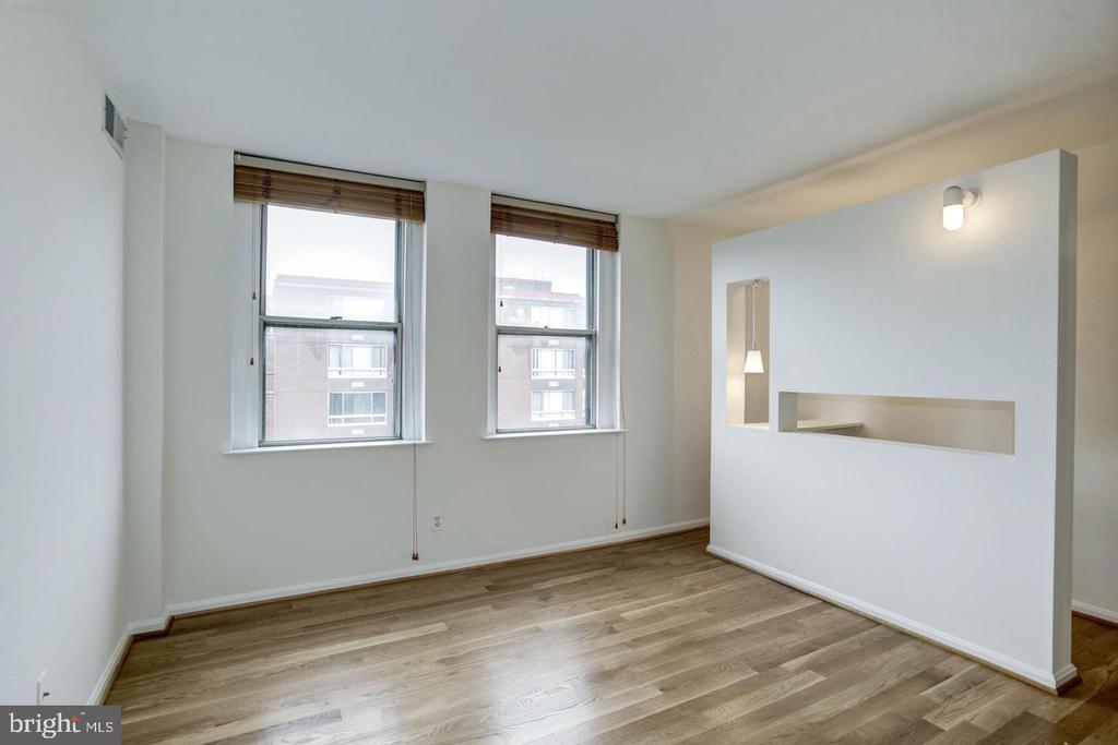 1133 13TH STREET NW Unit: 802