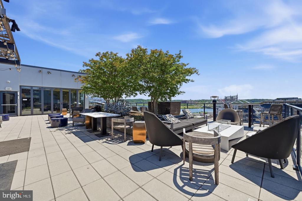 70 N STREET SE Unit: N706