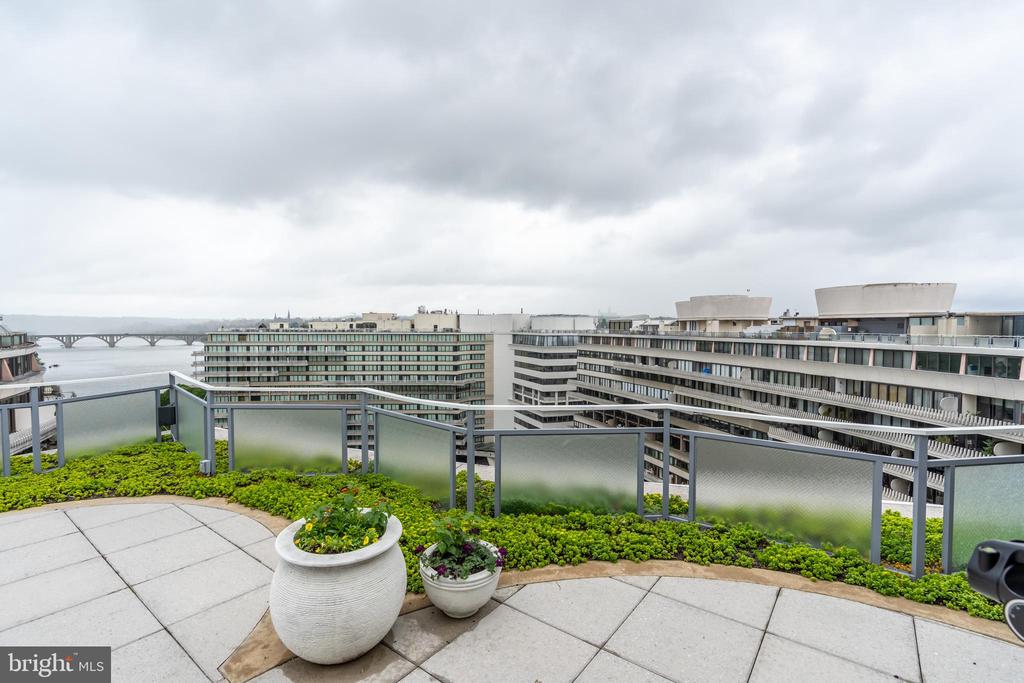 2500 VIRGINIA AVENUE NW 1408-S