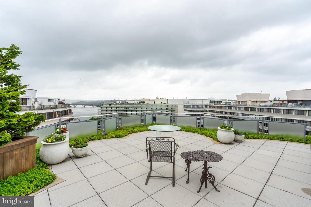 2500 VIRGINIA AVENUE NW 1408-S