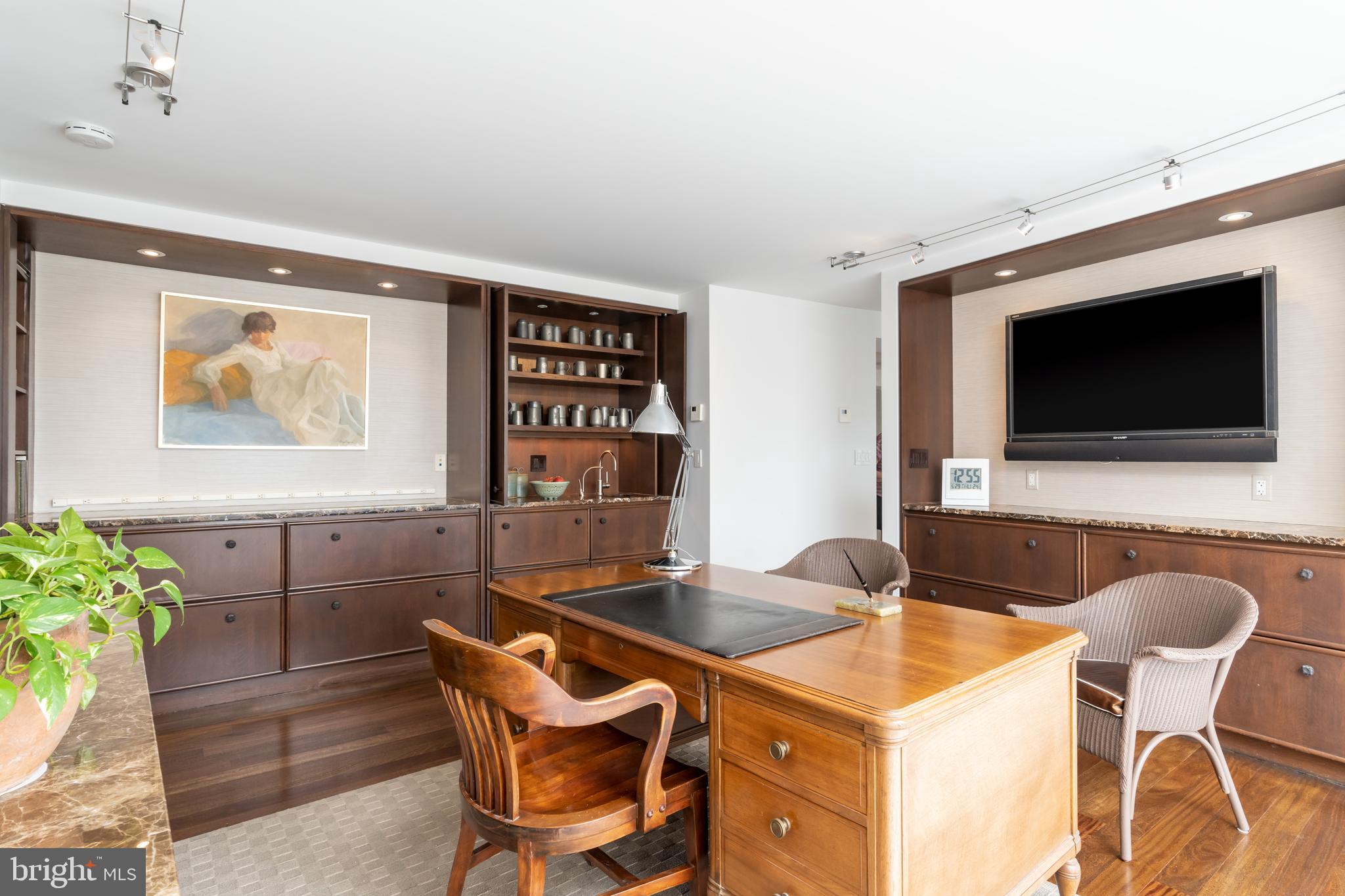 2500 VIRGINIA AVENUE NW 1408-S