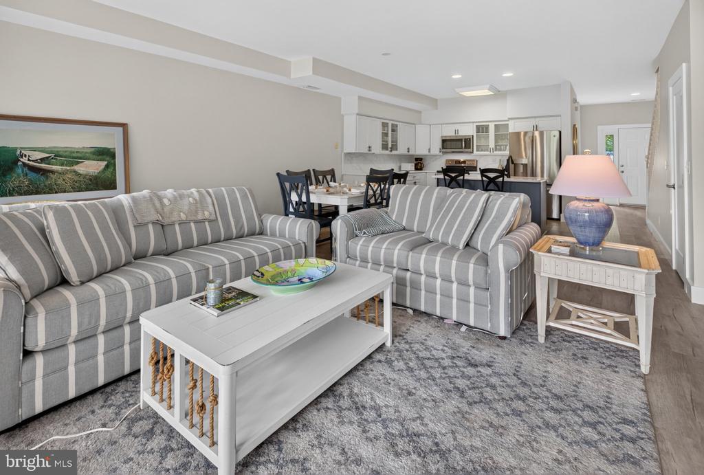 20898 EAST DRIVE Unit: 553