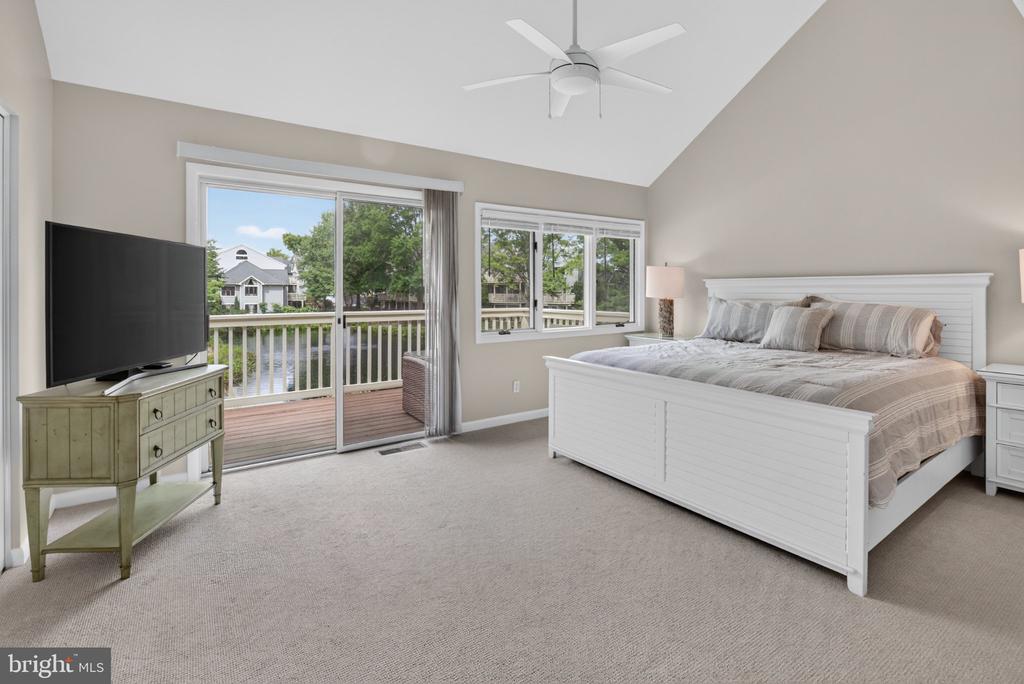 20898 EAST DRIVE Unit: 553