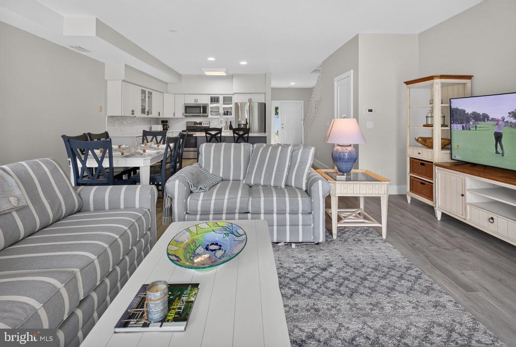 20898 EAST DRIVE Unit: 553