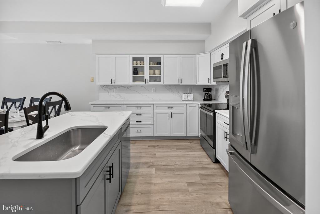 20898 EAST DRIVE Unit: 553