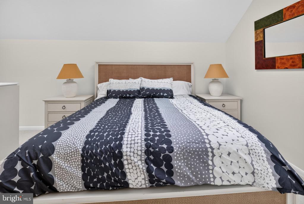 20898 EAST DRIVE Unit: 553