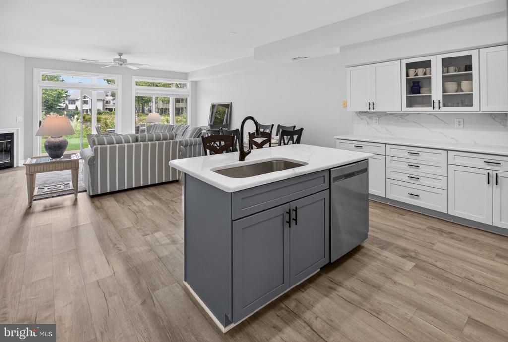 20898 EAST DRIVE Unit: 553