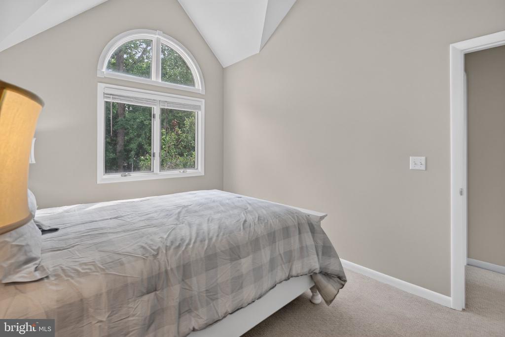 20898 EAST DRIVE Unit: 553