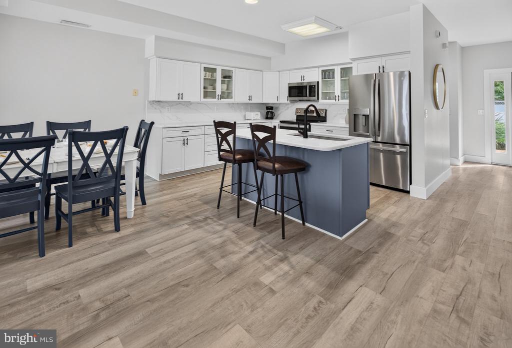 20898 EAST DRIVE Unit: 553