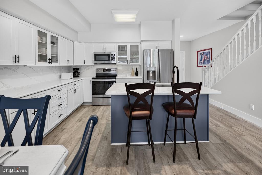 20898 EAST DRIVE Unit: 553