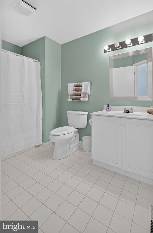 20898 EAST DRIVE Unit: 553